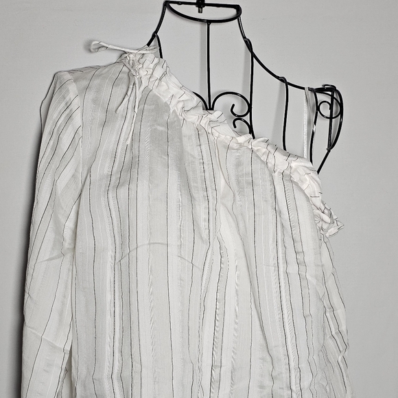 Banana Republic striped off shoulder top size Small - Picture 5 of 7